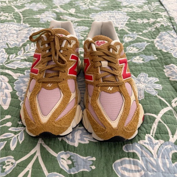 New Balance Women's 9060 Tan and Pink Sneakers - Picture 4 of 7